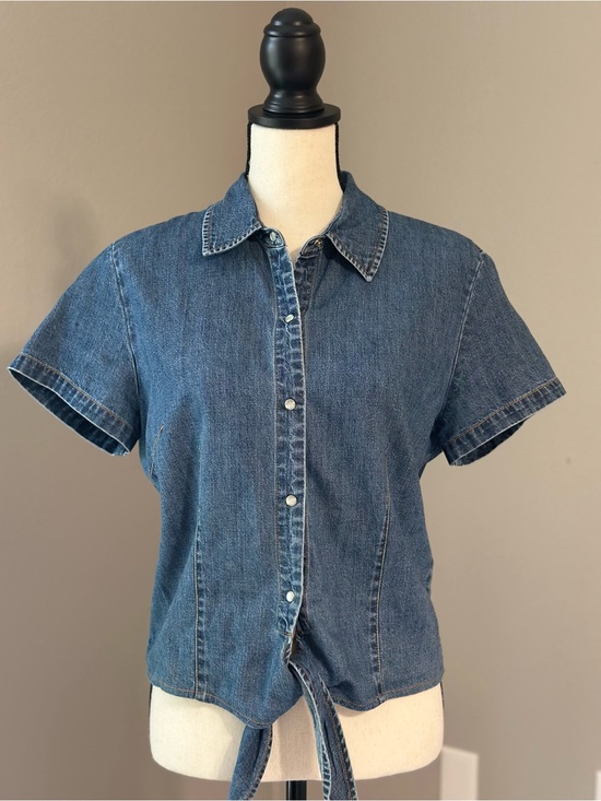 Harold's Tops - Harold's Blue Denim Short-Sleeve Button Front Top with Tie
